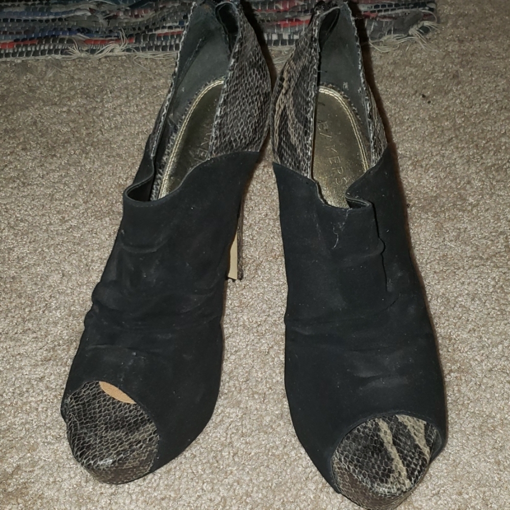 Snake skin/velvet stilettos